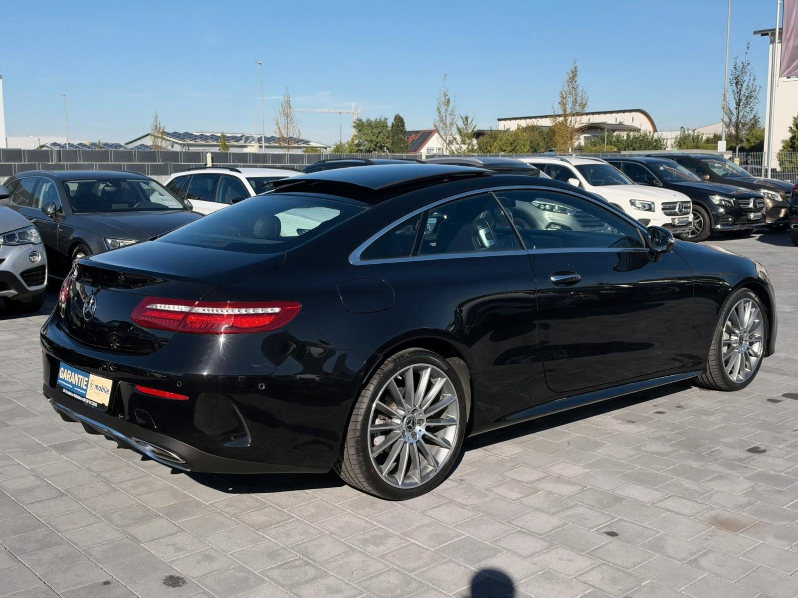 Mercedes-Benz E 200 Coupe 4Matic AMG*DISTR+*PANO*HUD*360°KAME