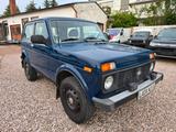 Lada Niva Only*AHK*4x4*TÜV Neu* - Lada Niva mit Benzin-Antrieb: ABS, Geländewagen