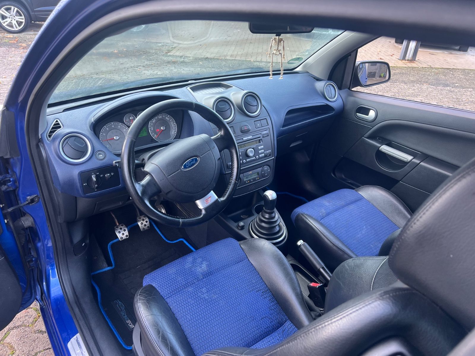 Fahrzeugabbildung Ford Fiesta ST Sport 2.0 150PS