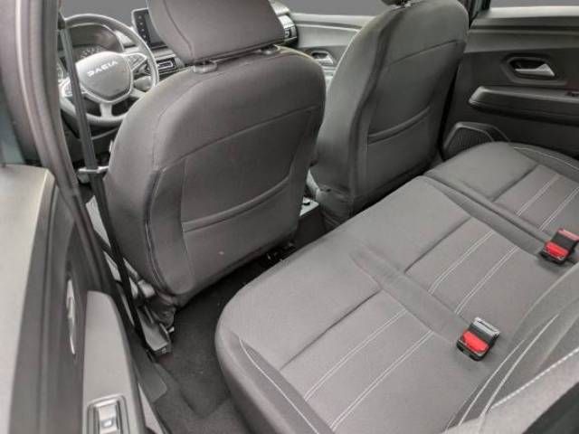 Fahrzeugabbildung Dacia Jogger Expression TCe 110 7-Sitzer