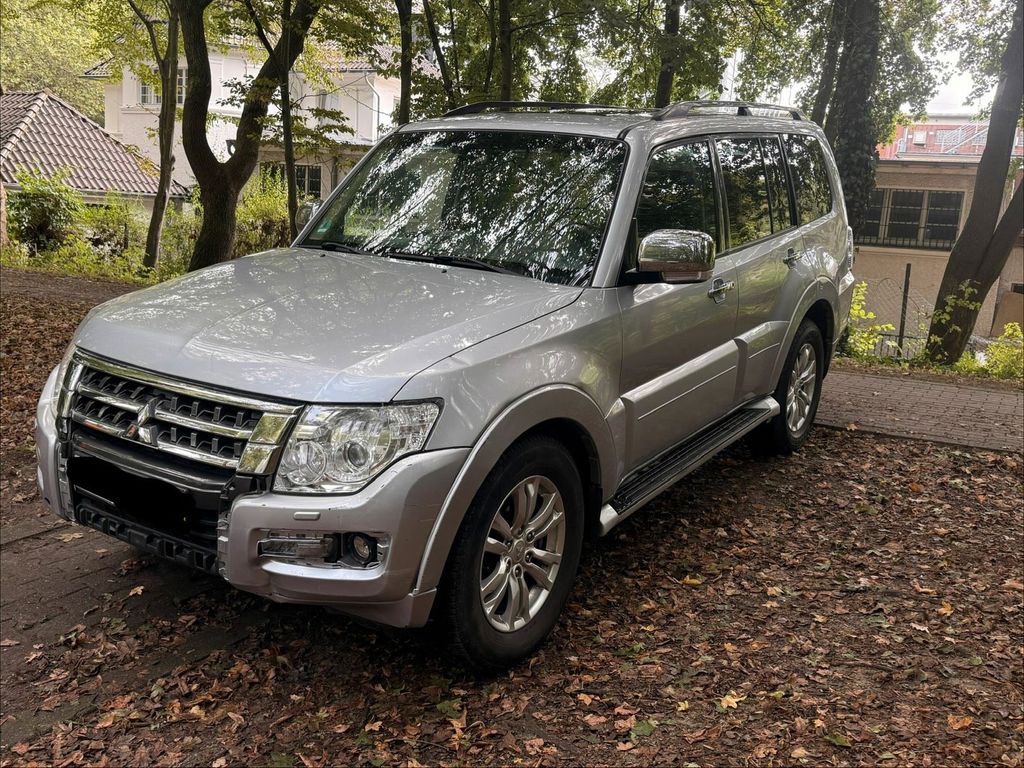 Image of Mitsubishi Pajero