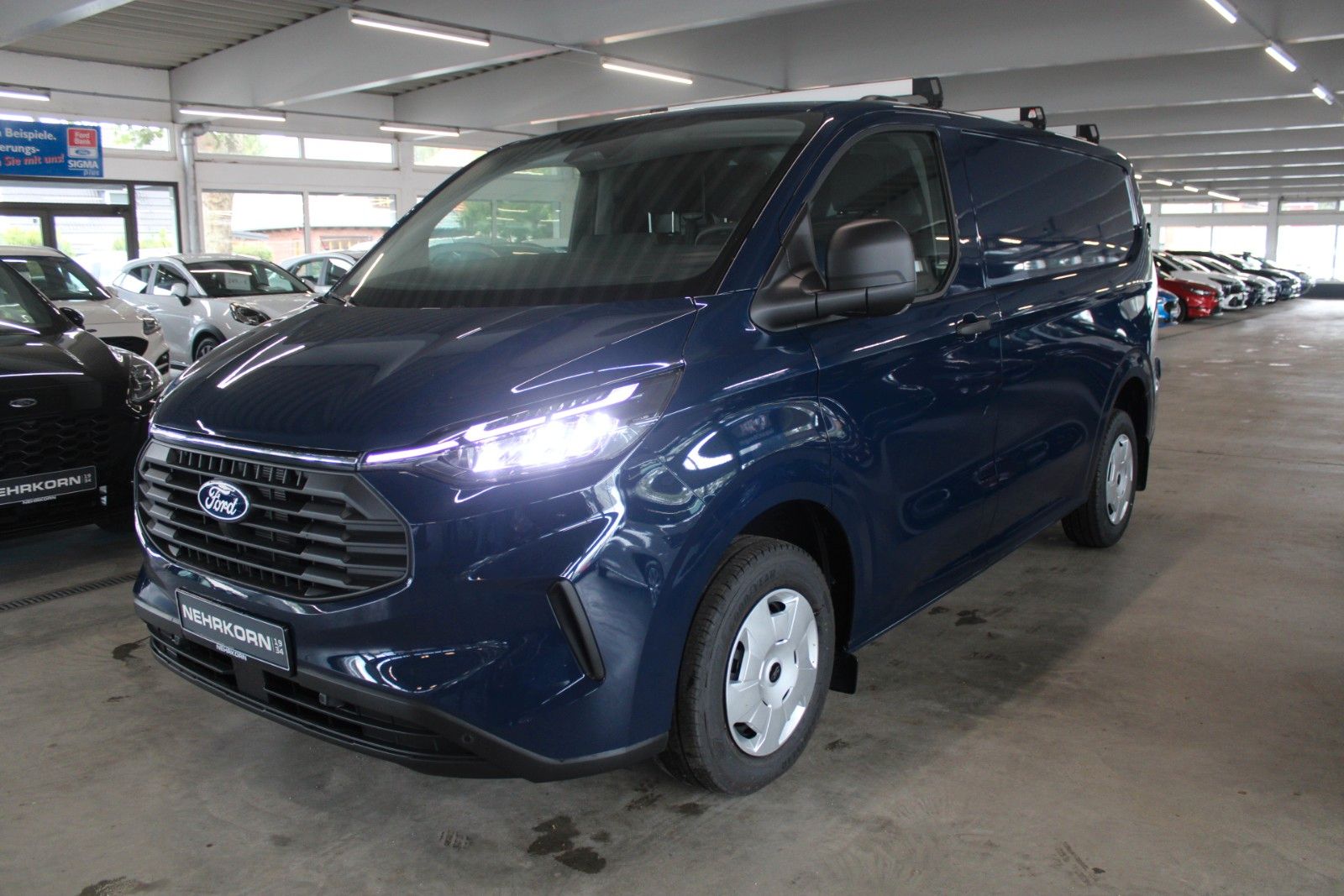 Fahrzeugabbildung Ford Transit Custom TREND L1 Kasten AHK + DACHTRÄGER