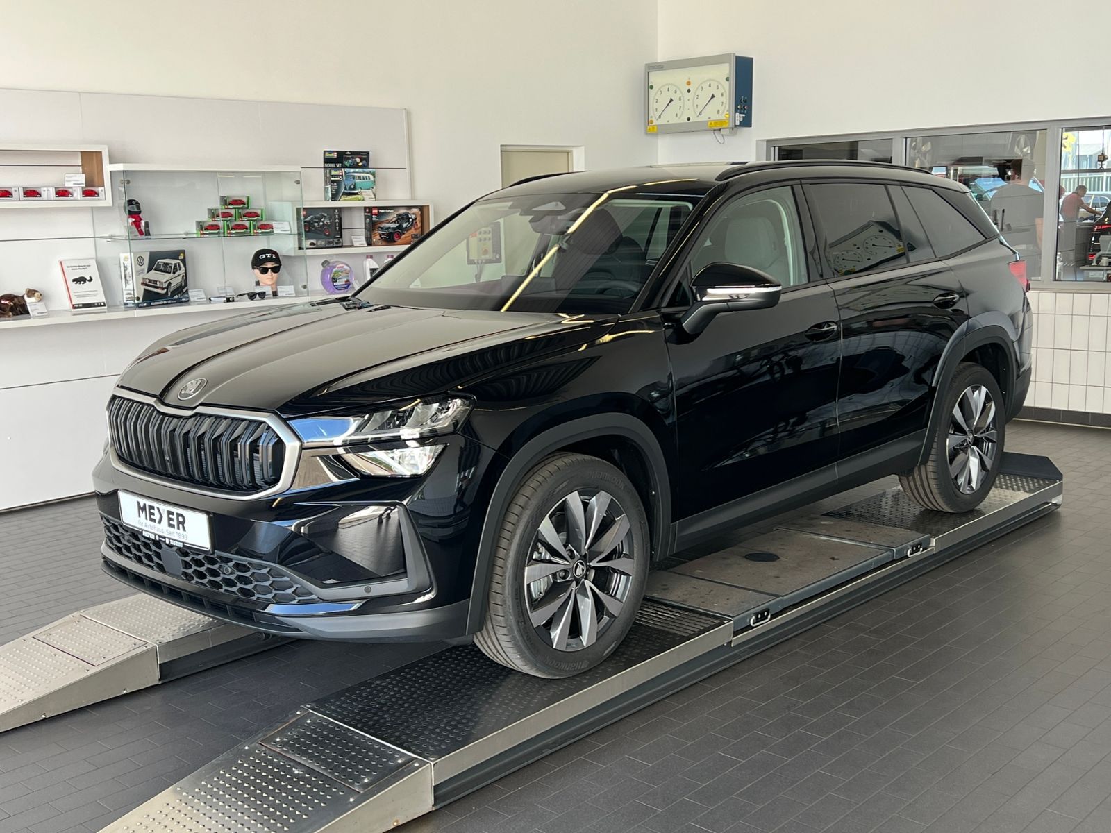 Fahrzeugabbildung SKODA Kodiaq Selection 2.0 TDI DSG *LED,AHK,Navi,Winte