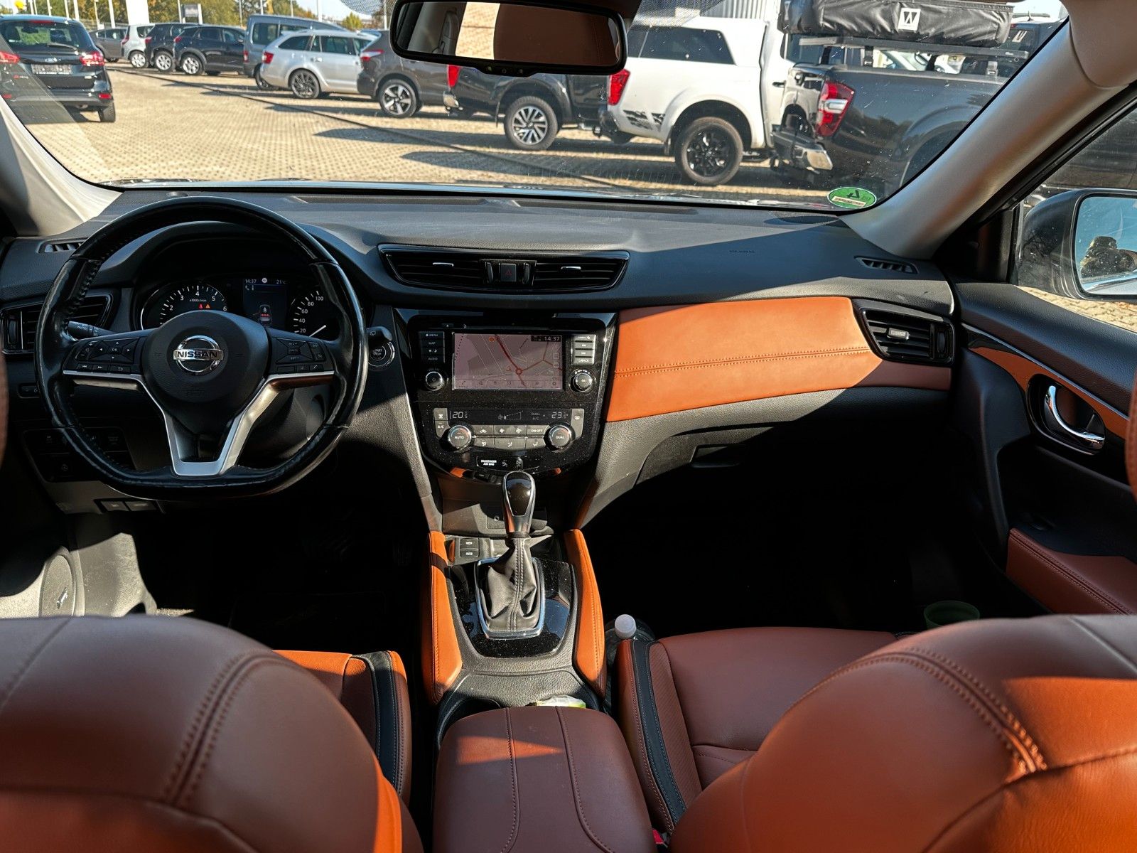 Fahrzeugabbildung Nissan X-Trail Tekna 1. Hand, TOP, Leder, HU, DS neu