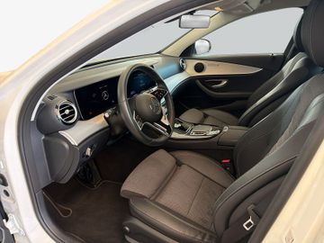 Mercedes E 200 - 11