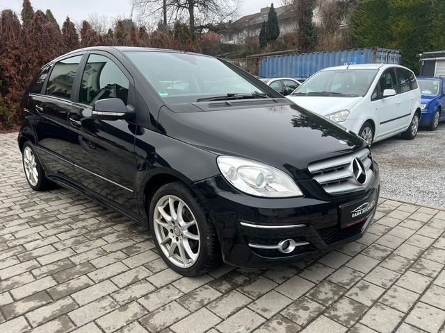 Mercedes-Benz B -Klasse 200 NAVI PANORAMA SHZ PDC TEILEDER