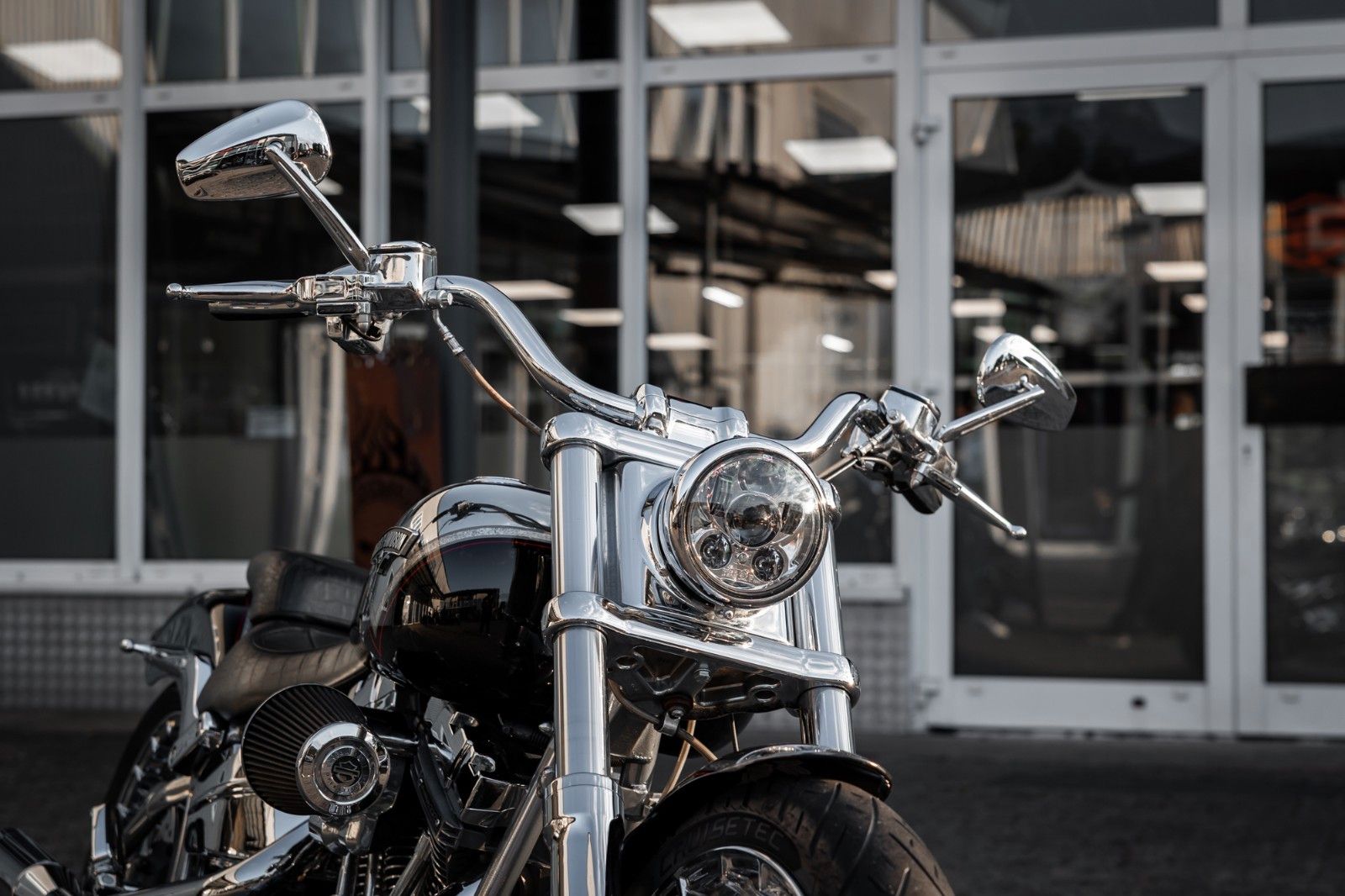 Fahrzeugabbildung Harley-Davidson CVO BREAKOUT FXSBSE -Jekill&Hyde