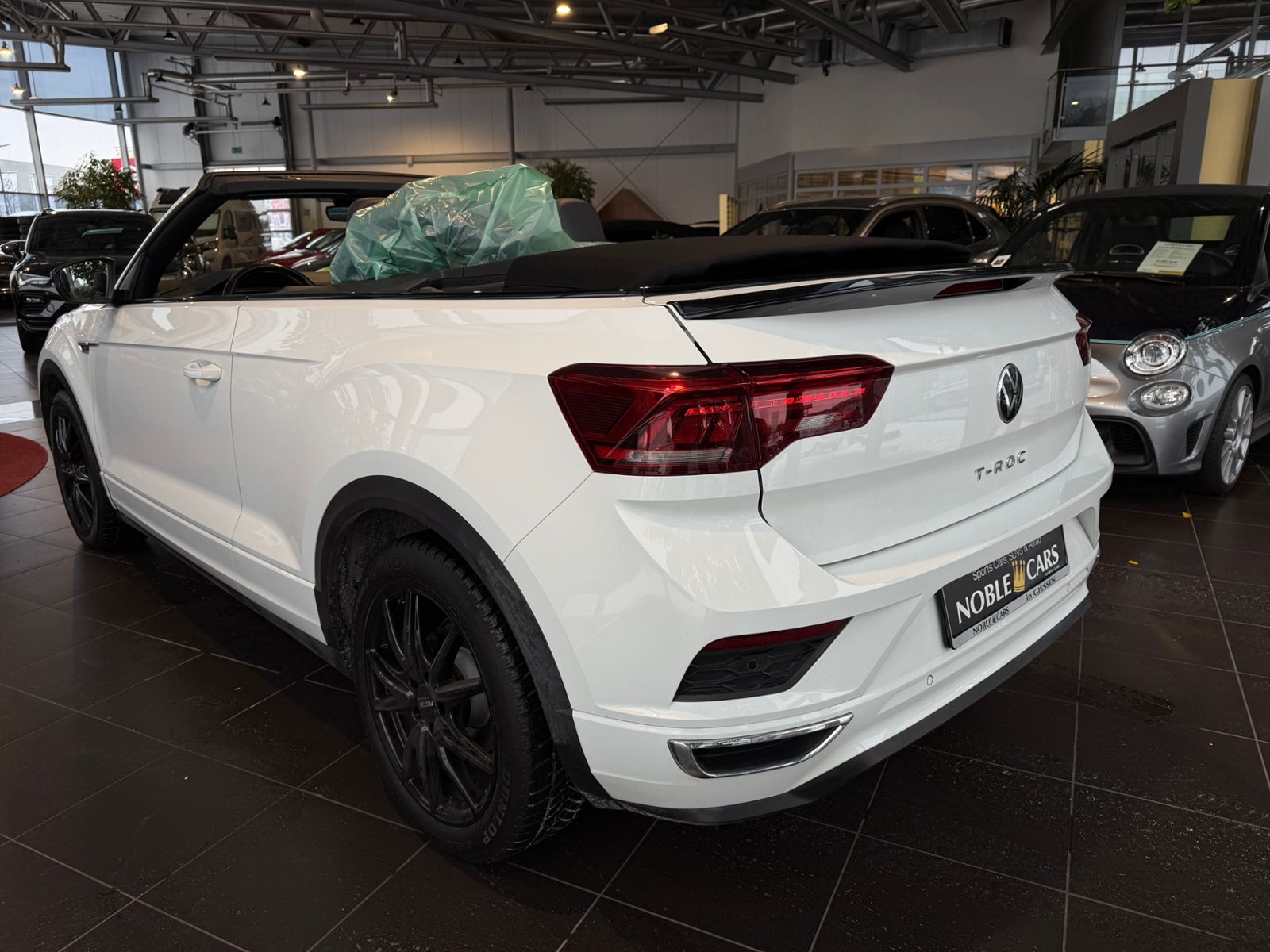 Fahrzeugabbildung Volkswagen T-Roc Cabrio R-Line Black AHK BEATS 8-FACH BEREI