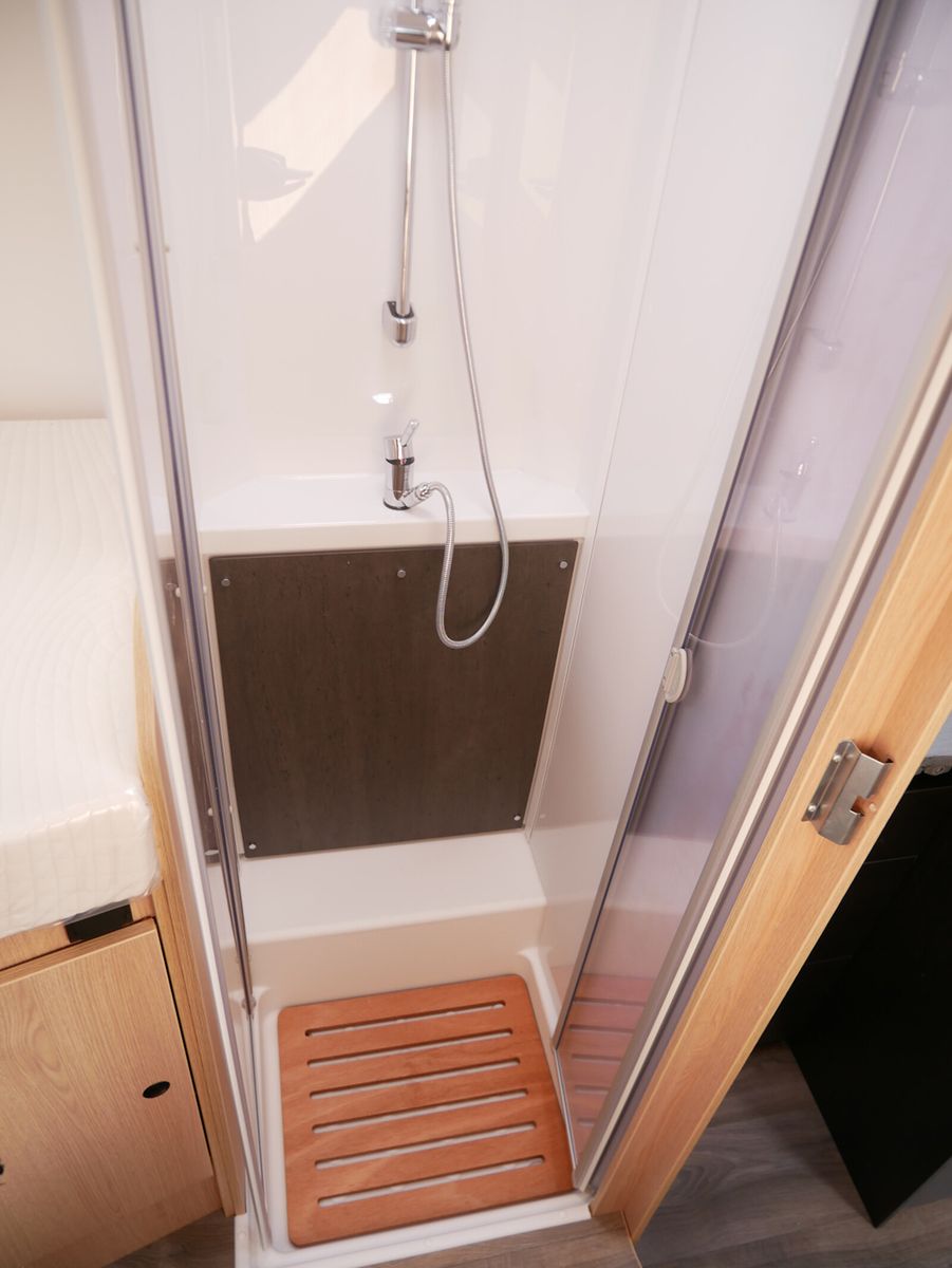 Fahrzeugabbildung Sunlight Adventure T 68 Hubbett, Automatik