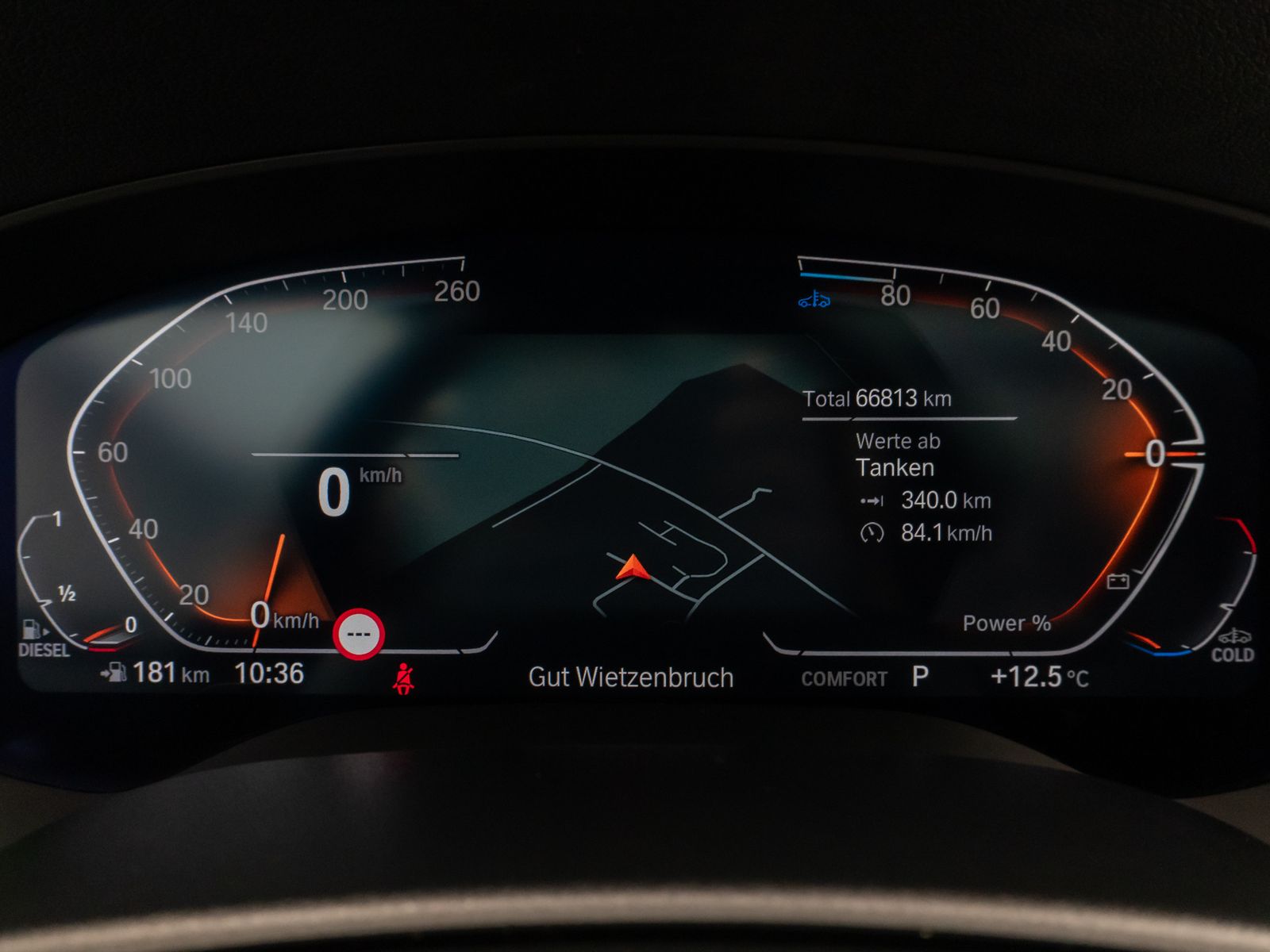 Fahrzeugabbildung BMW 520d Kamera DAB H/K Alarm DisKey Panorama MSport