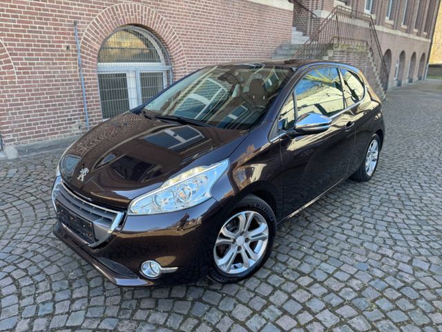 Peugeot 208 Allure/Automatik/Navi/PDC/LED/Leder/