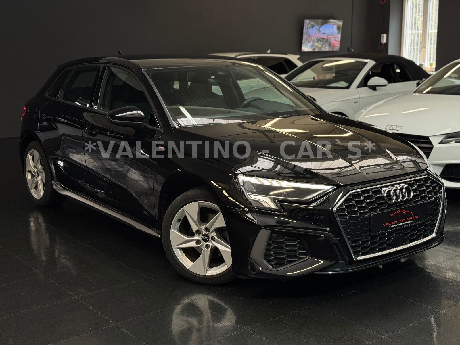 Audi A3 SPB 30 TFSI S-line S-Tron Matrix Apple Ambien