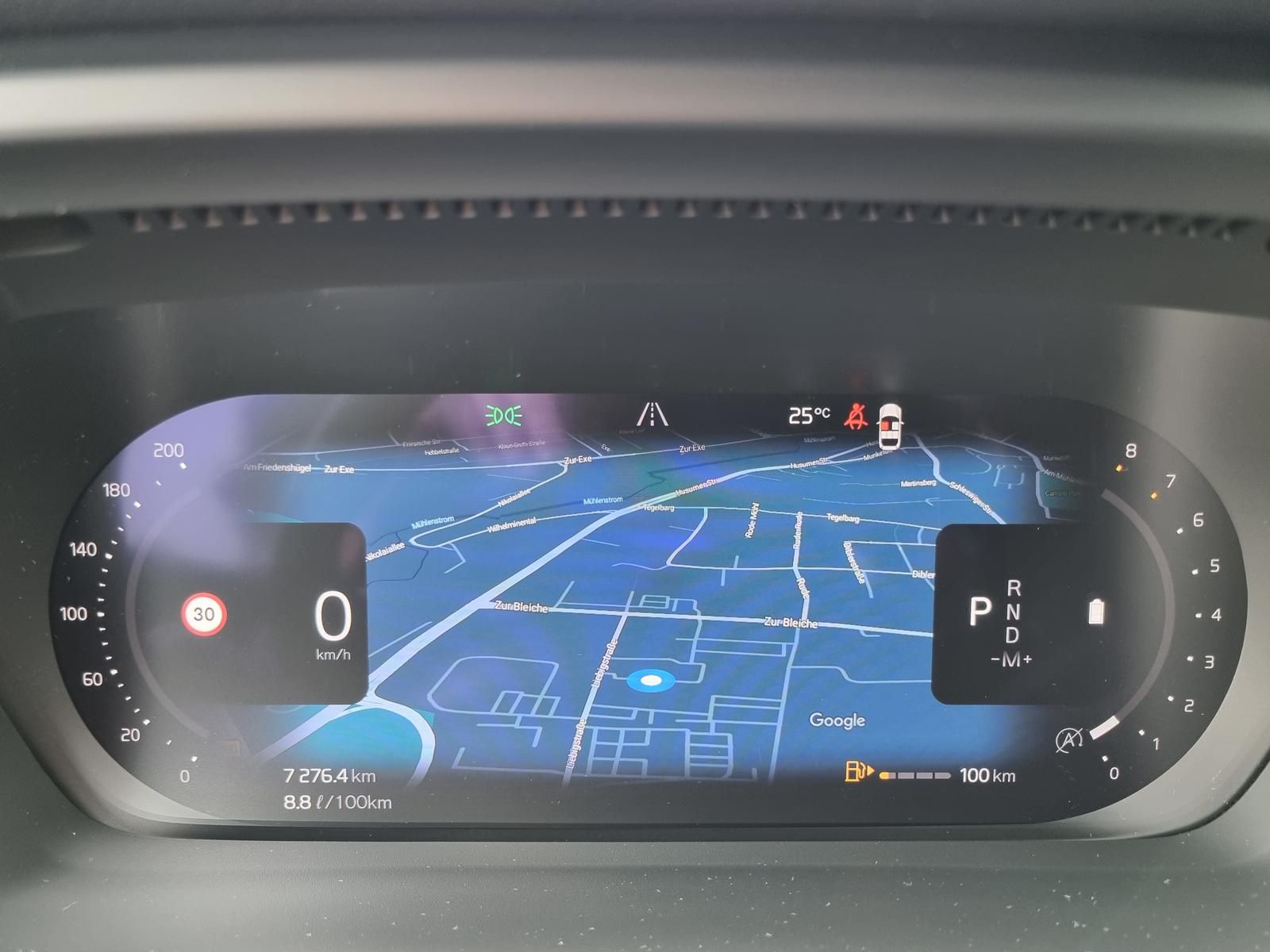 Fahrzeugabbildung Volvo XC40 B4 Benzin Plus Dark 'elektr. Glasdach'