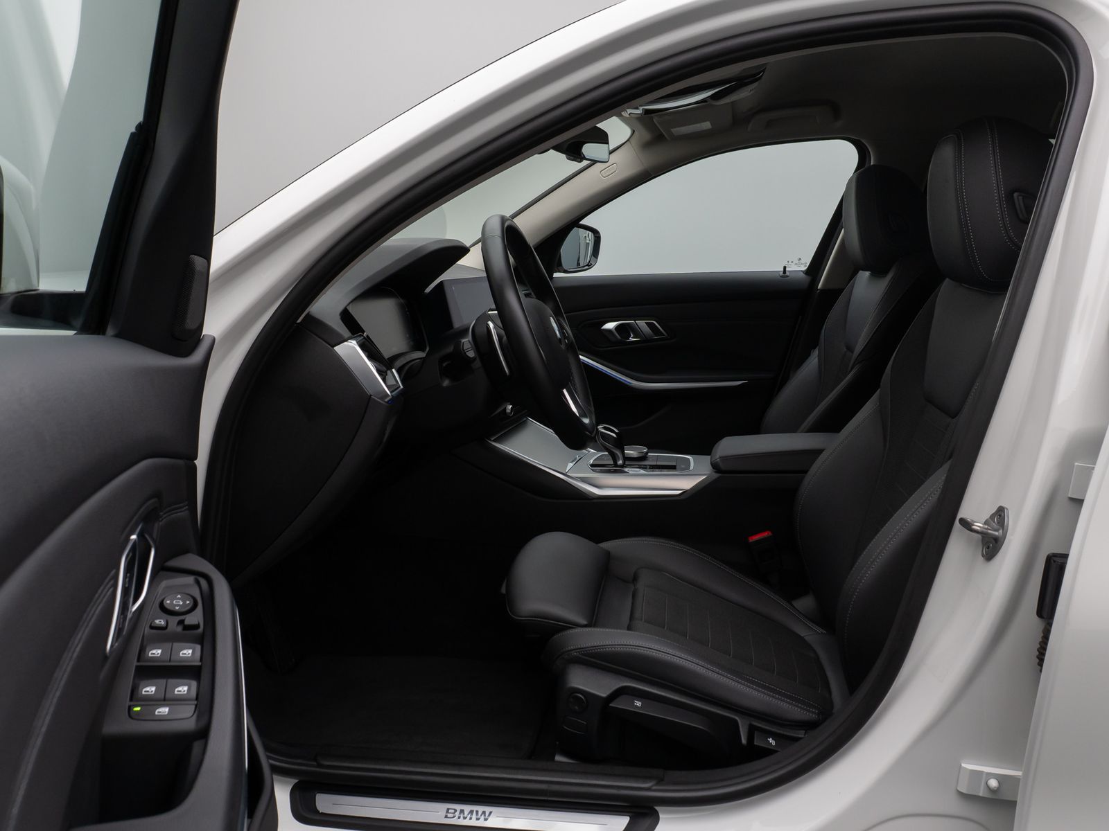 Fahrzeugabbildung BMW 320d Sport Line Kamera DAB HiFi DrivAssist Alarm