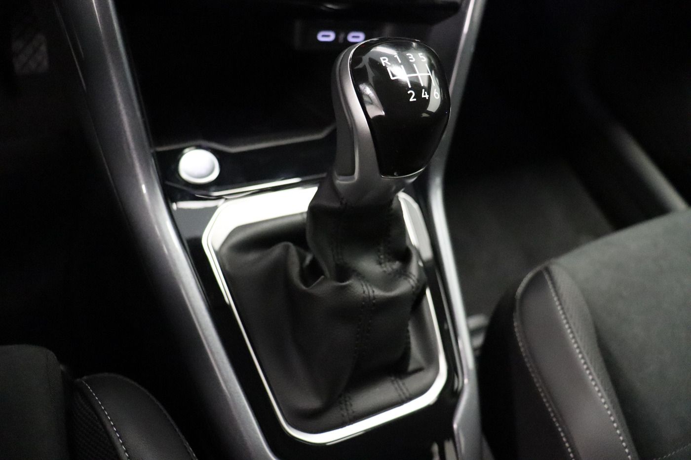 Volkswagen T-Roc - Bild 11