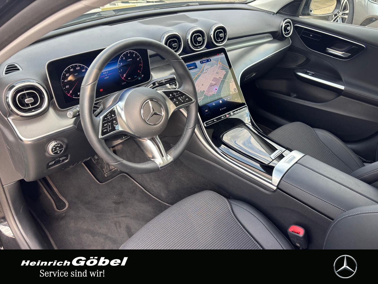 Fahrzeugabbildung Mercedes-Benz C 200 T AVANTGARDE*PANO*AHK*KAMERA*TOTWINKEL*