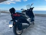 Yamaha X-Max 300 Tech Max Sport-Roller in Mat Dark Gray - YAMAHA R3