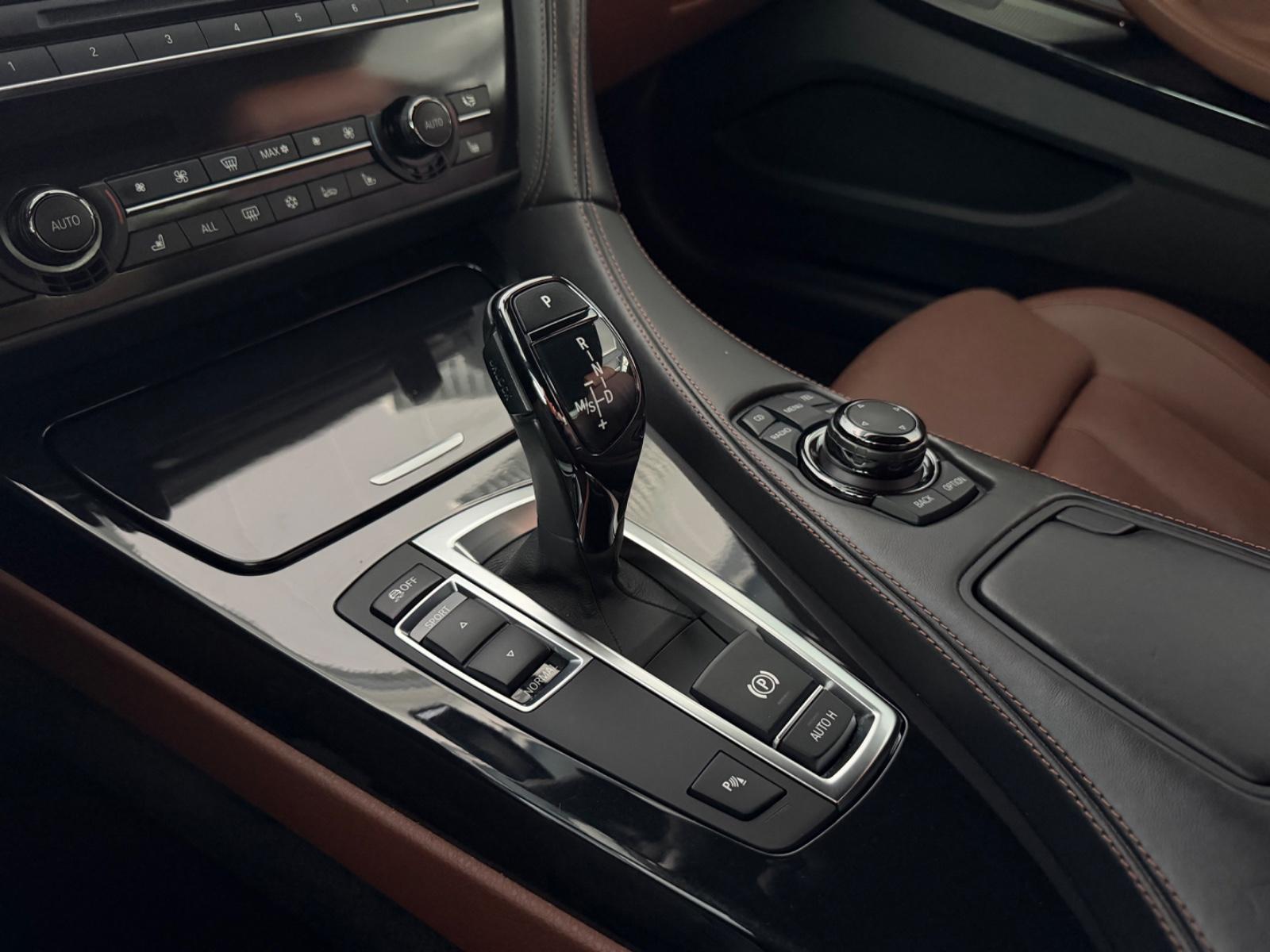 BMW 650i Coupé F13 • V8 4.4 Bi-Turbo 408 ch • Bang & Olufsen • Night Vision • Sièges massants