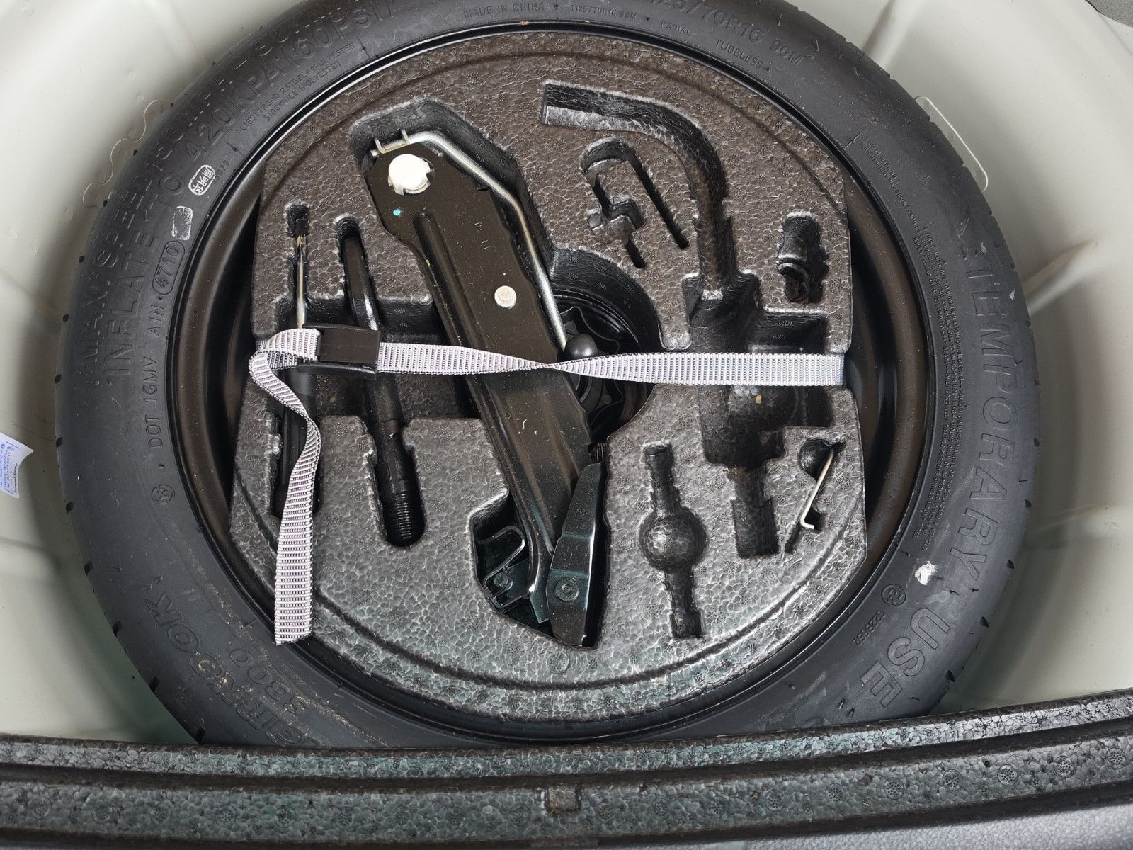 Fahrzeugabbildung Volkswagen Golf Plus VI Team AUTOMATIK STEUERKETT TÜV NEU