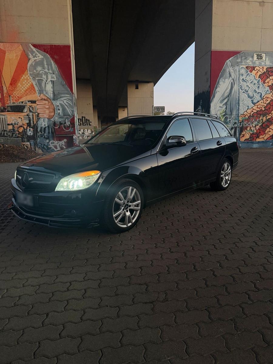 Mercedes-Benz C220 2008 — вигляд ззаду