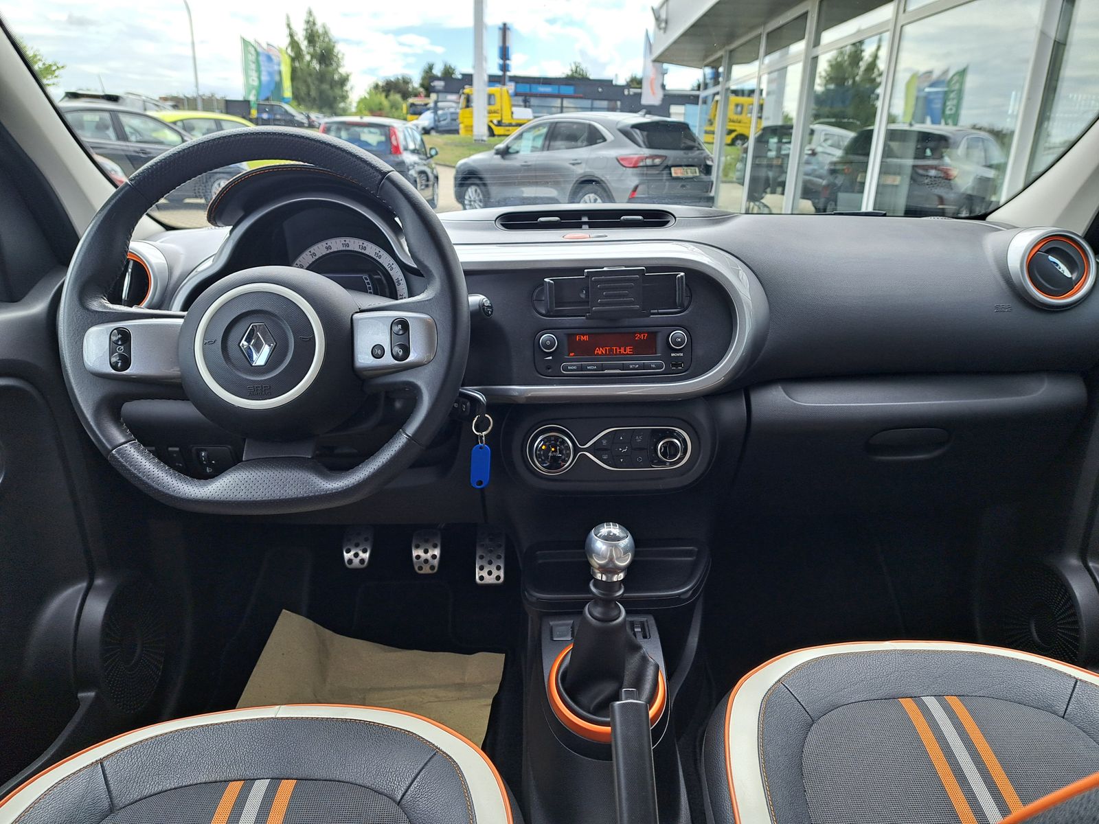 Fahrzeugabbildung Renault Twingo GT TCe 110 PS TEIL-LEDER SITZHEIZUNG ALU