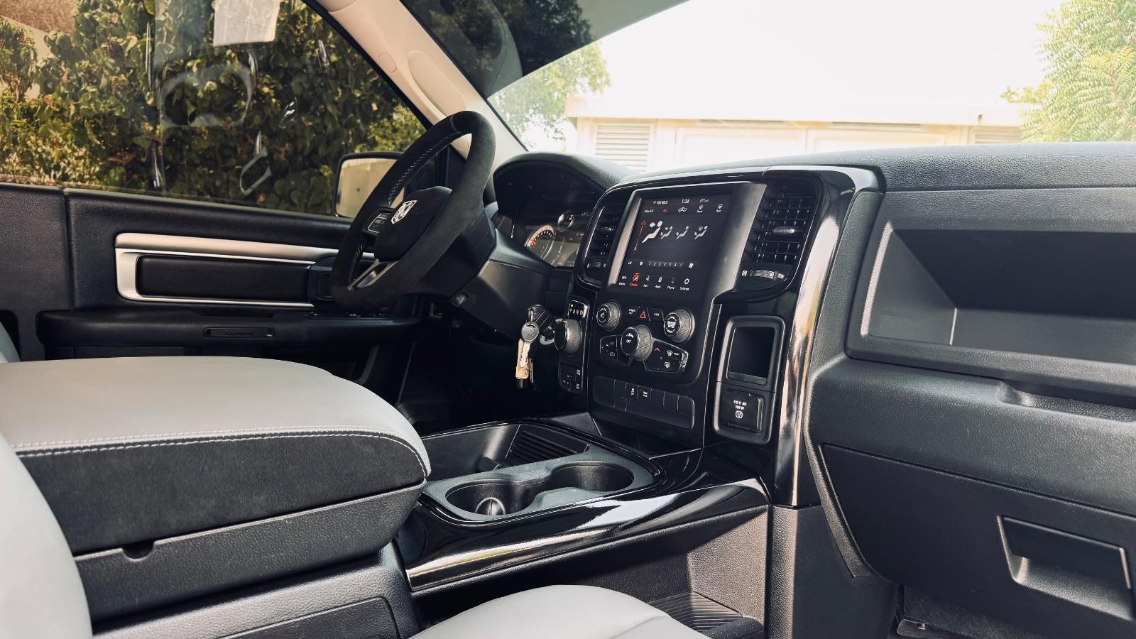 Dodge 5.7*V8*4X4*SINGLE*RAMBOX*CLEAN-CARFAX*AHK*NAVI*
