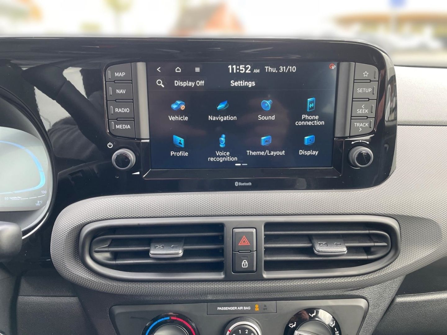 Fahrzeugabbildung Hyundai i10 1.0 Select  Navigation Rückfahrkamera Parkse