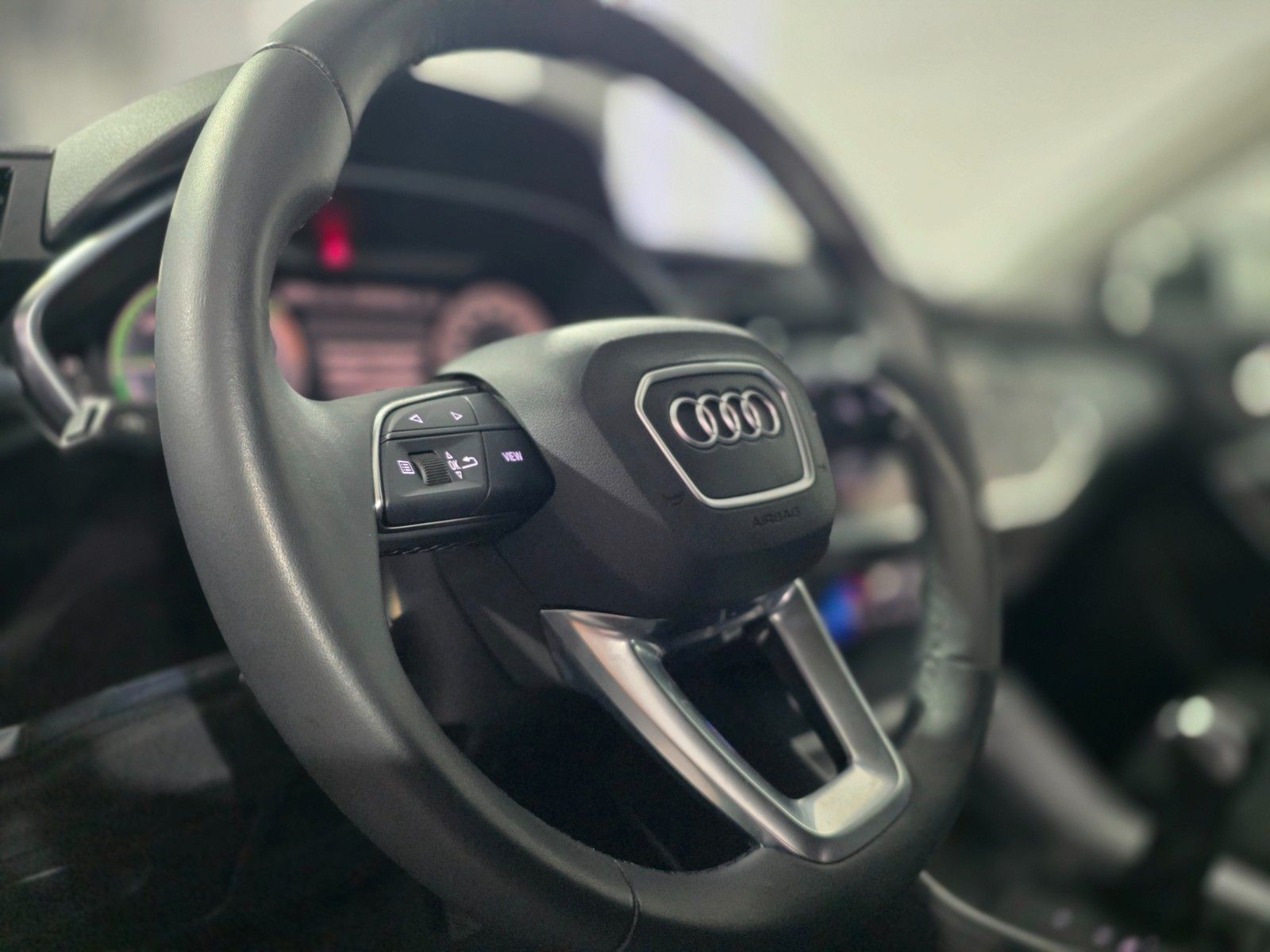 Audi Q3 45 TFSI e S line foto 22
