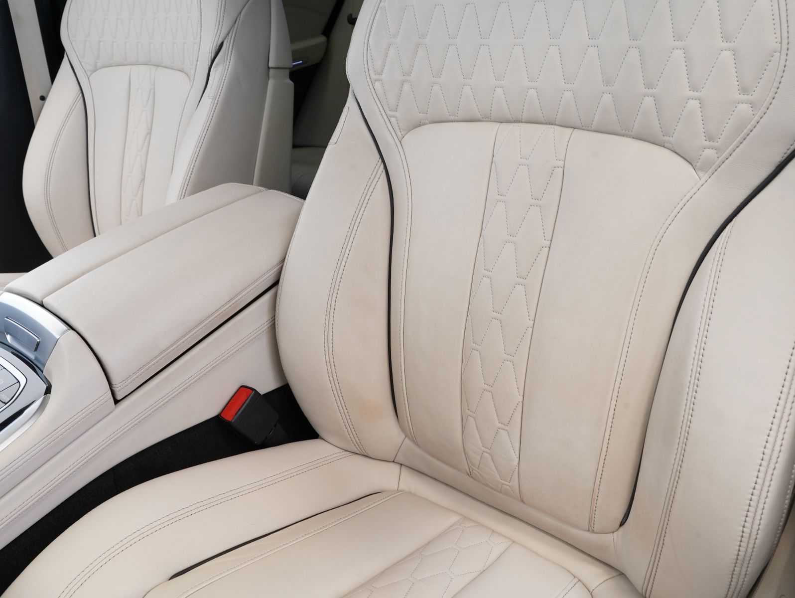 Fahrzeugabbildung BMW X5 xDrive 45 e INDIVIDUAL/MERINO/GESTIK/360°/AHK