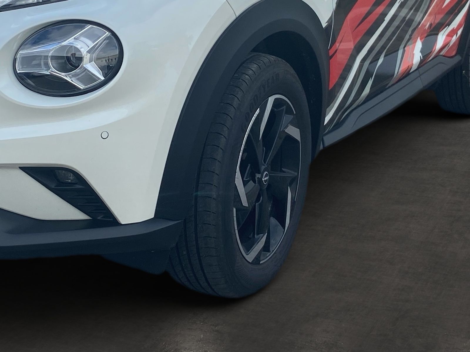 Fahrzeugabbildung Nissan JUKE 1.6 HYBRID 143 PS 4AMT N-CONNECTA Winter