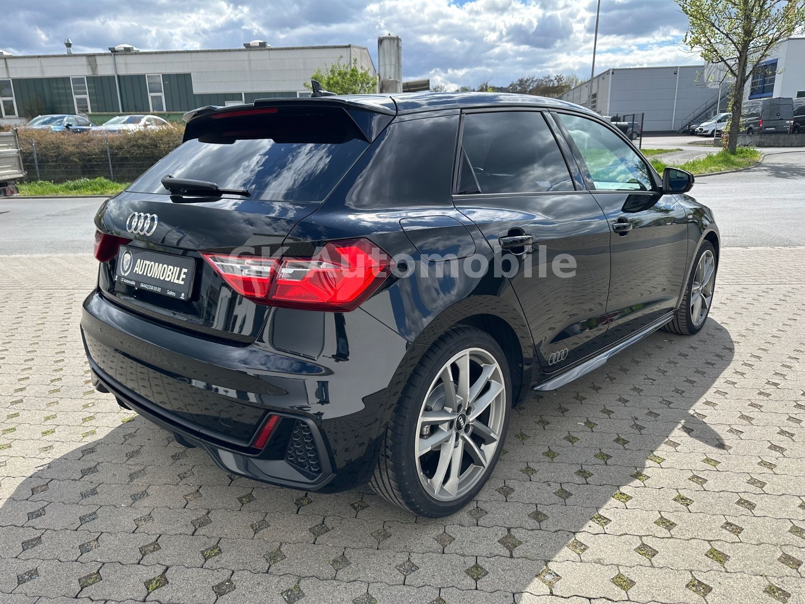 Fahrzeugabbildung Audi A1 Sportback 30 TFSI DSG S-Line/MMI Plus/PDC