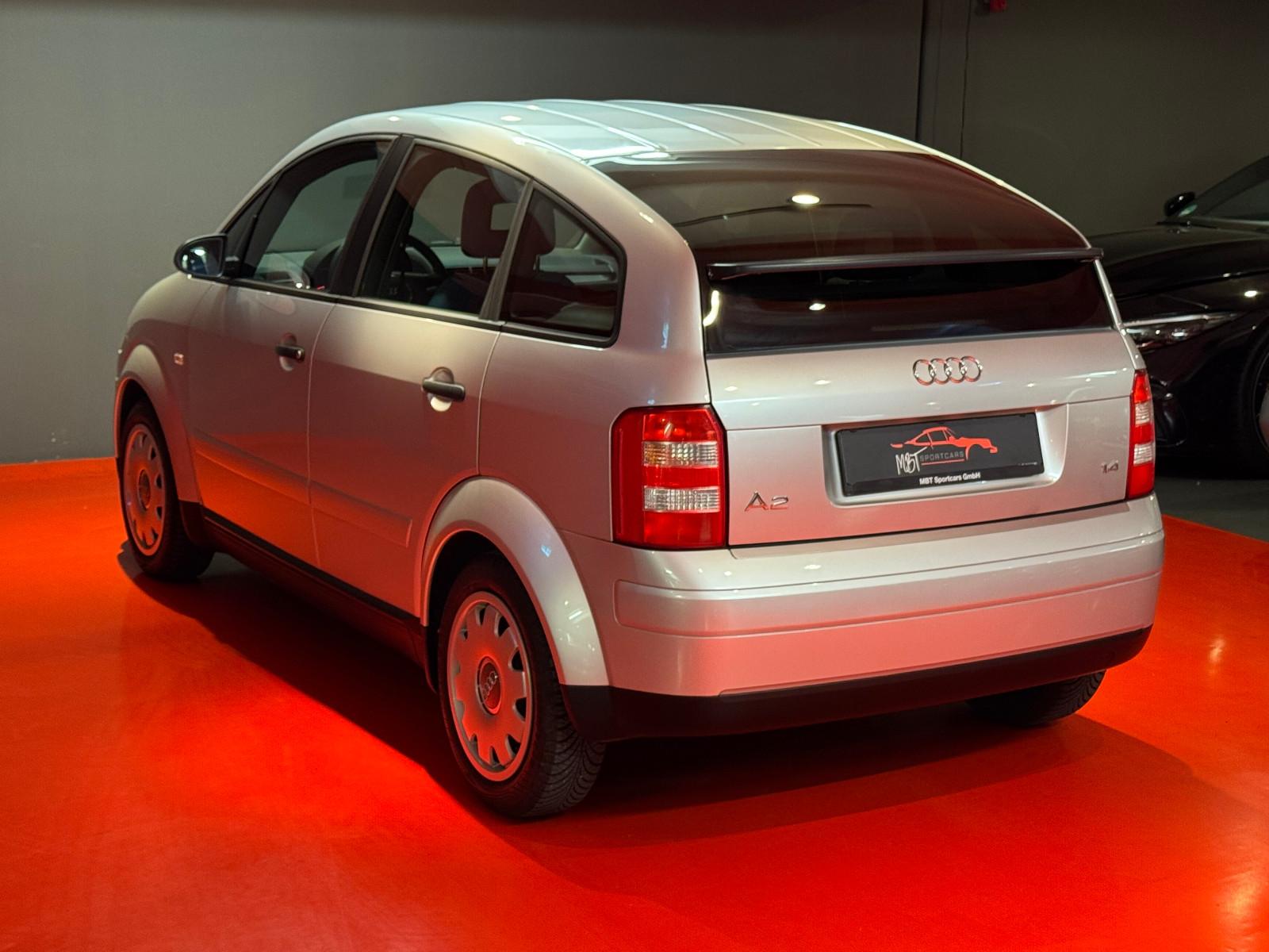 Audi A2/1.4 75 PS/SCHALTER/22.294 KM/3. HAND/SERVICE!