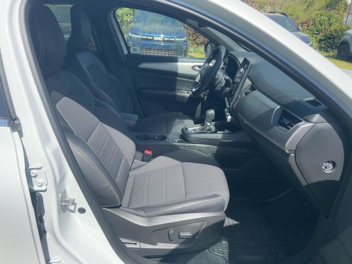 Fahrzeugabbildung Renault Arkana TECHNO Full Hybrid 145 Glasdach GJR