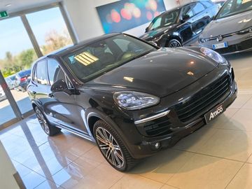 Porsche Cayenne - 3