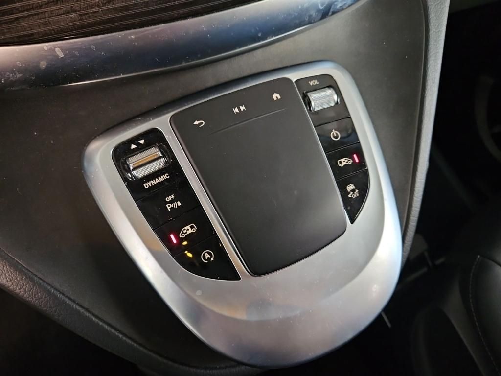 Fahrzeugabbildung Mercedes-Benz V 300 AVG extralang 4x4 8 Sitze 2,5tAHK DISTRONI