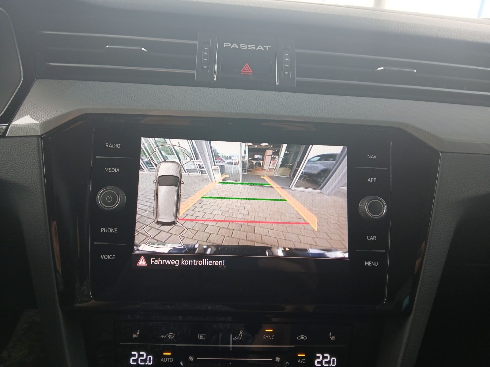 Fahrzeugabbildung Volkswagen Passat Variant TSI Business DSG Matrix Navi ACC