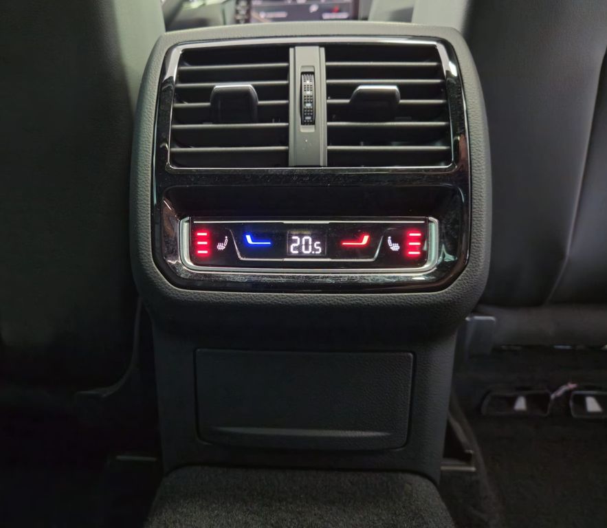 Volkswagen Passat Variant Elegance 4M R-line*PANO*HUD*STHZG