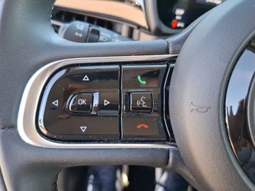 Fiat 500 e Icon KeyLess+Navi+LM+SoundSys+SpurH+AUT