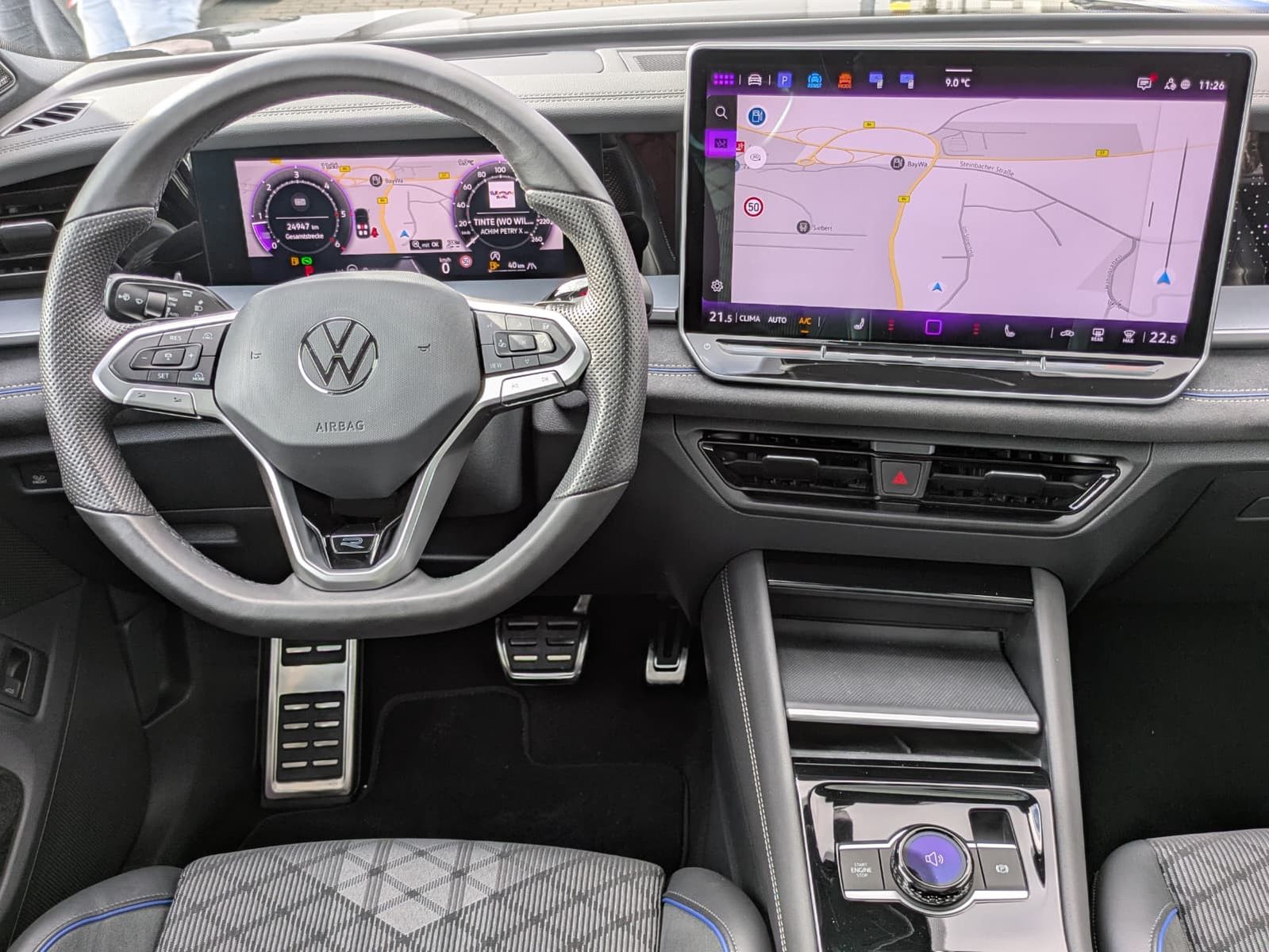 Fahrzeugabbildung Volkswagen Tayron 2.0 TDI 4M R-Line 7Si*MATRIX*AHK*PANO*HUD