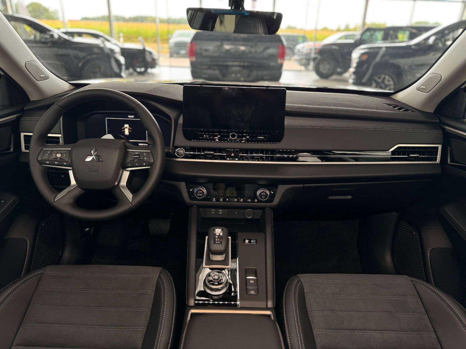 Fahrzeugabbildung Mitsubishi Plug-in Hybrid Outlander Intro Edition
