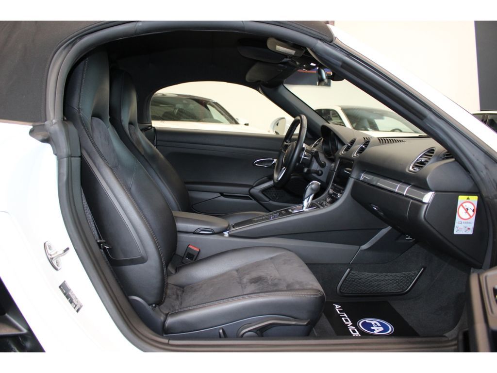 Fahrzeugabbildung Porsche Boxster R.Kamera+Klangpaket+19"S LM+Alcantara