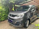 Peugeot e-Traveller L2 75 kWh 8 Sitze - Peugeot: Kombi, Tr