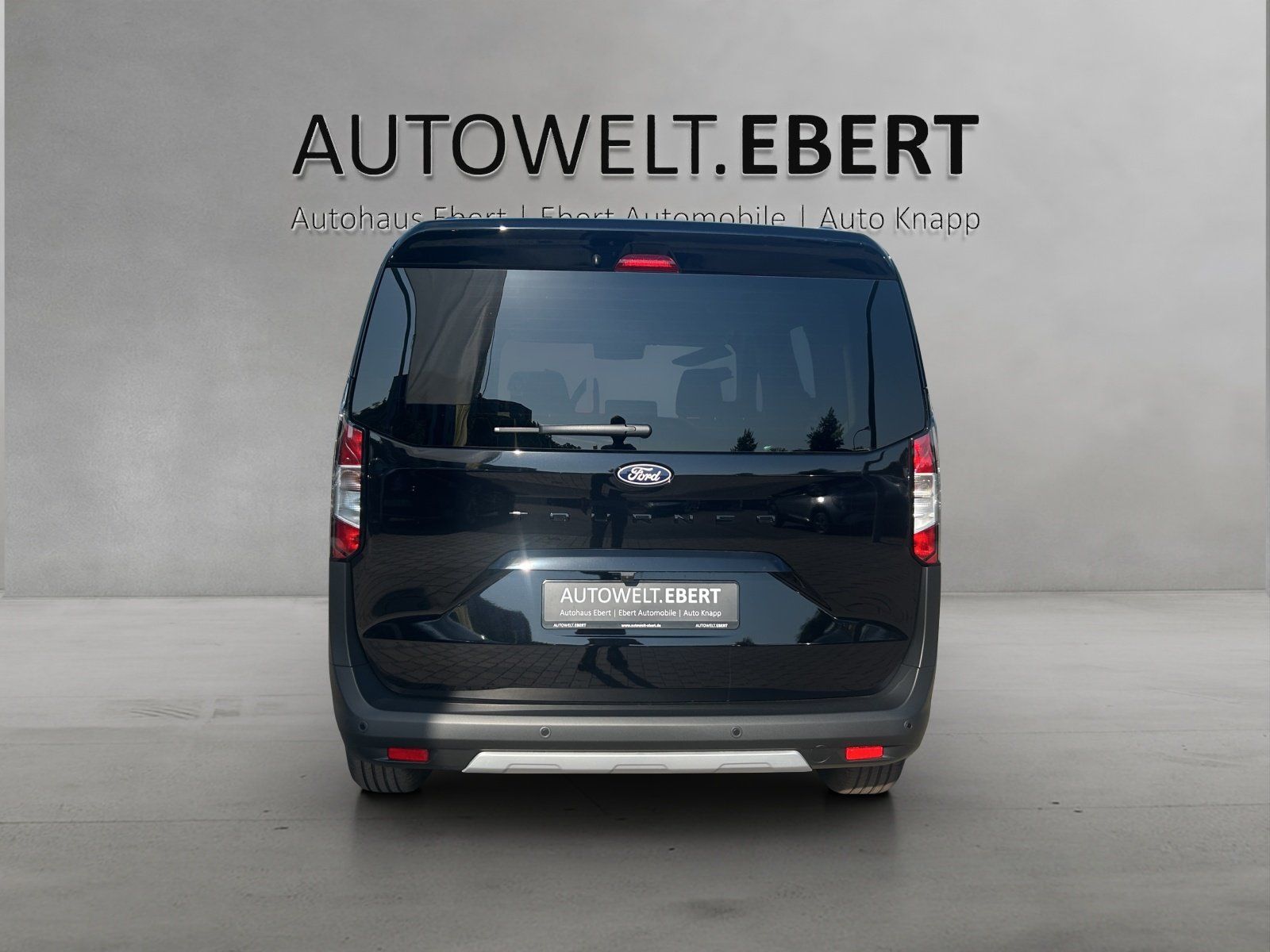 Fahrzeugabbildung Ford Tourneo Courier Active 5 Jahre Garantie
