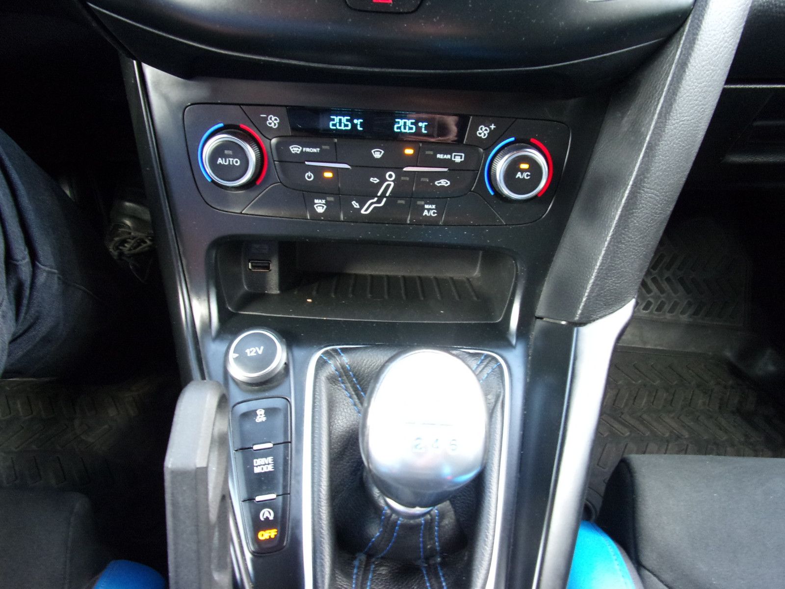 Ford Focus Lim. RS Blue & Black Scheckheft foto 20