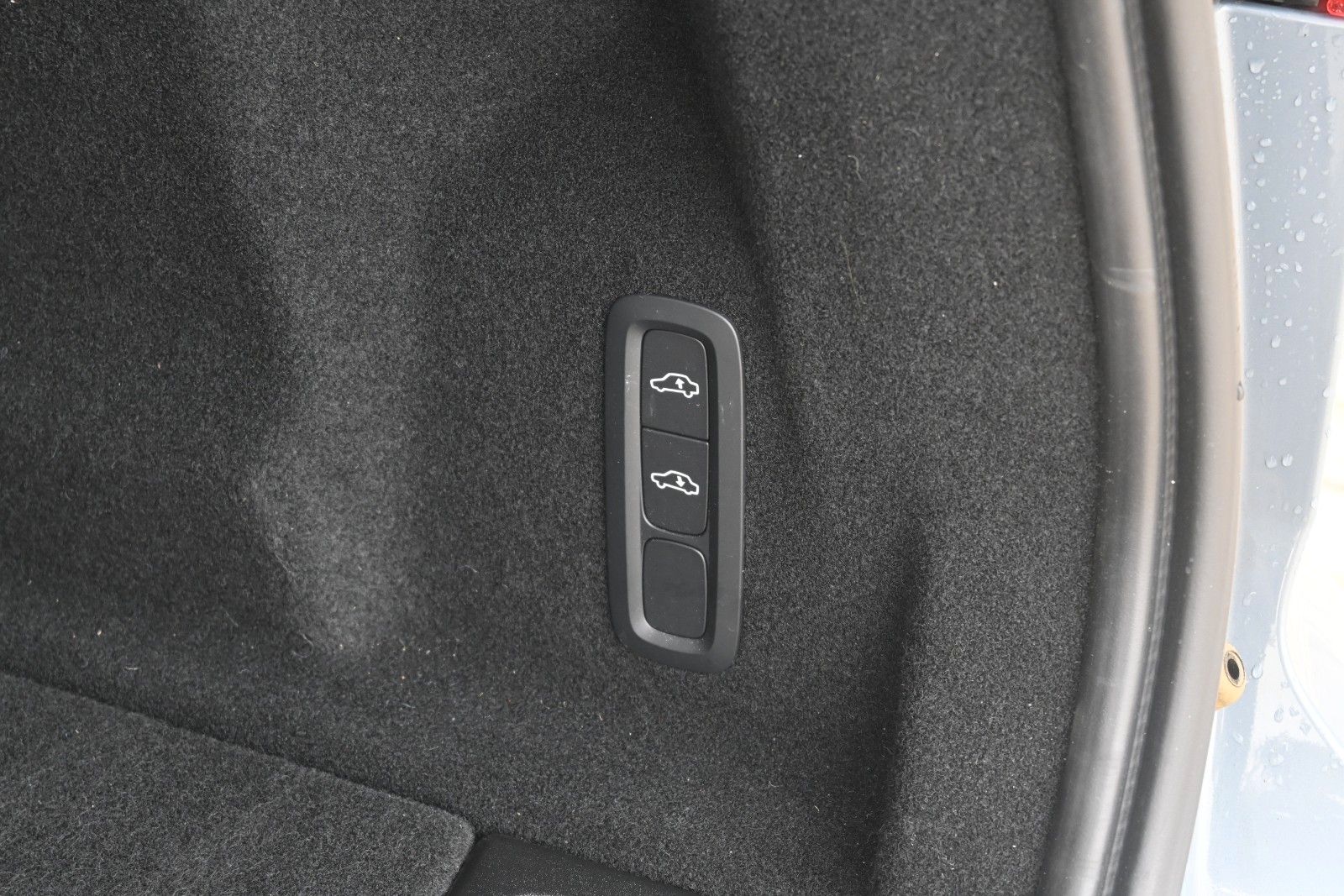 Fahrzeugabbildung Volvo XC60 B5D AWD Ultimate Dark*LED*PANO*STHZ*H&K*360