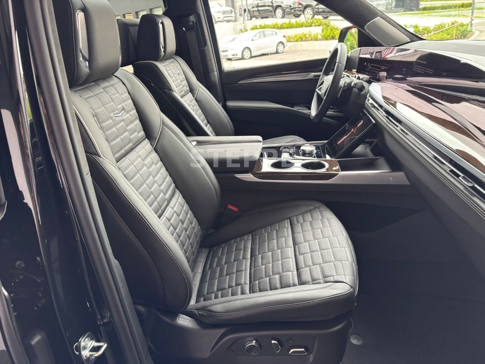 Cadillac Escalade FACELIFT MY26 6.2 V8 ESV Sport Platinum