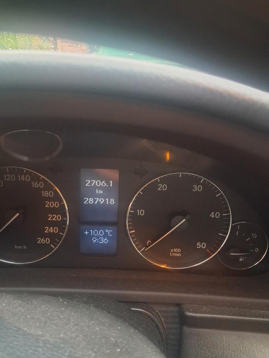 Mercedes-Benz C220 2005 — photo 9
