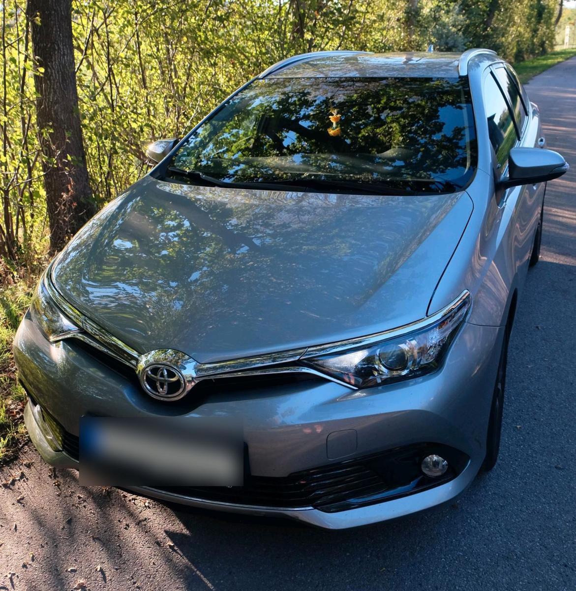 Toyota Auris Touring Sports