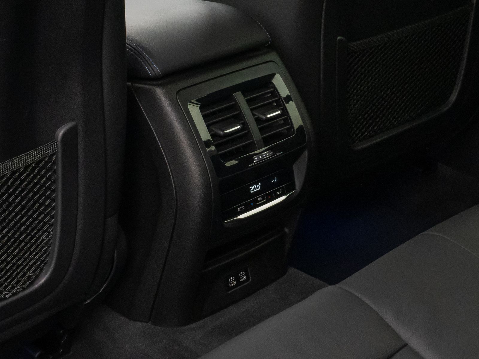 Fahrzeugabbildung BMW X3 xD30d M Sport HUD Kamera DAB Alarm AHK 19Zoll