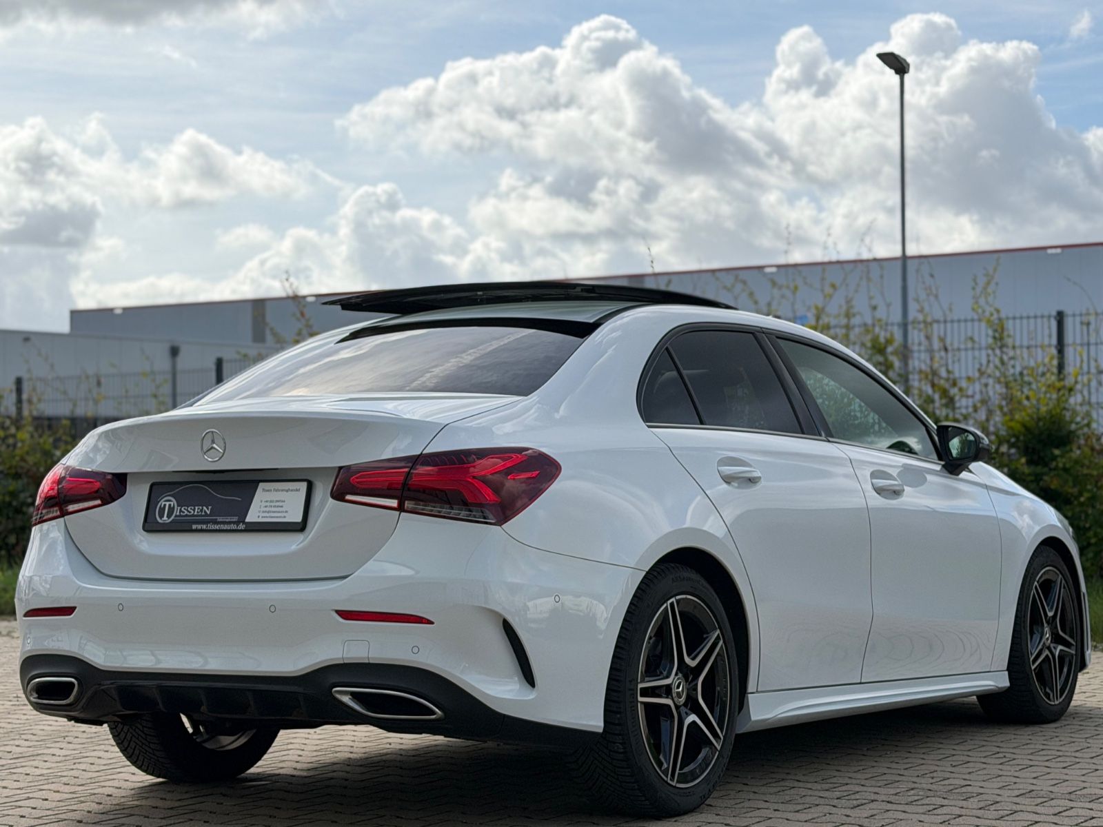 Mercedes-Benz A 180 Lim AMG Pano LED Night Wide Kamera Carplay foto 5